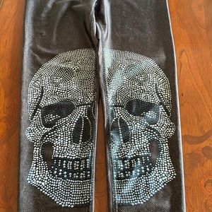 Skull patterned leggings